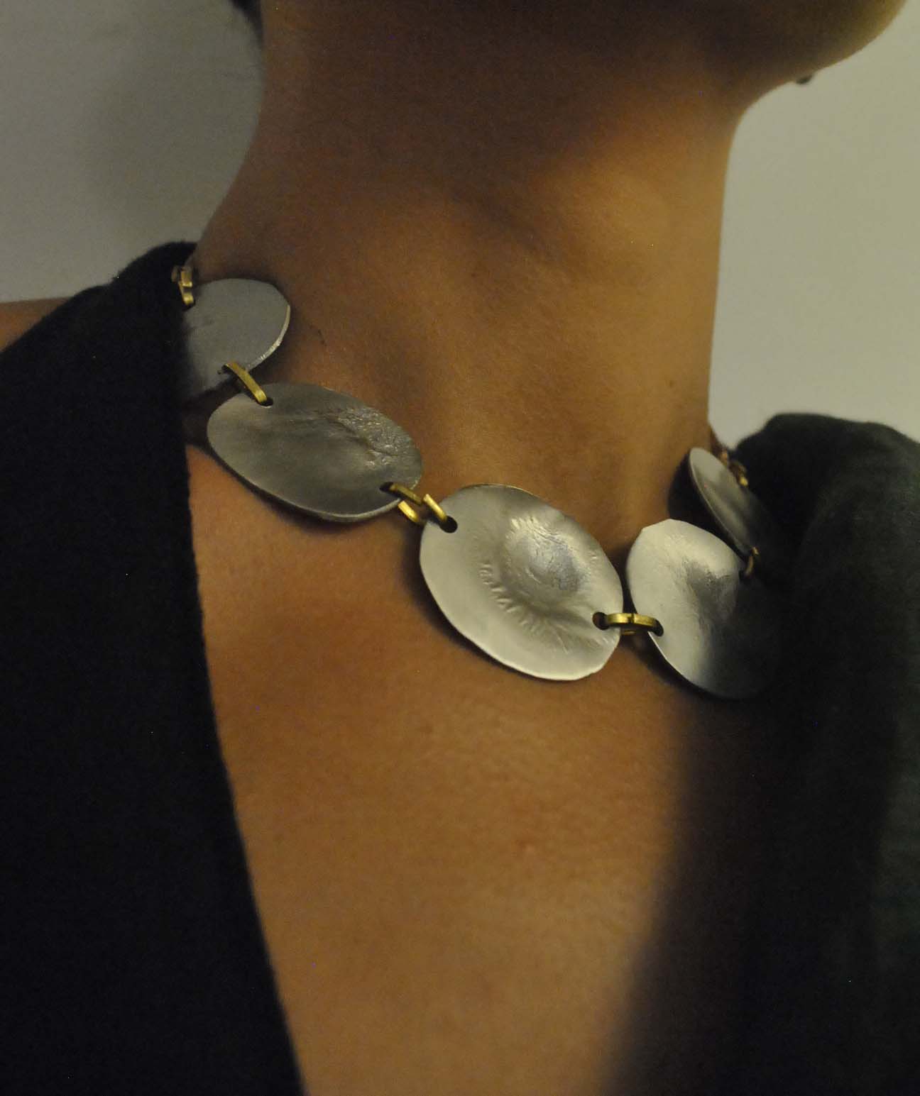 SOVA choker