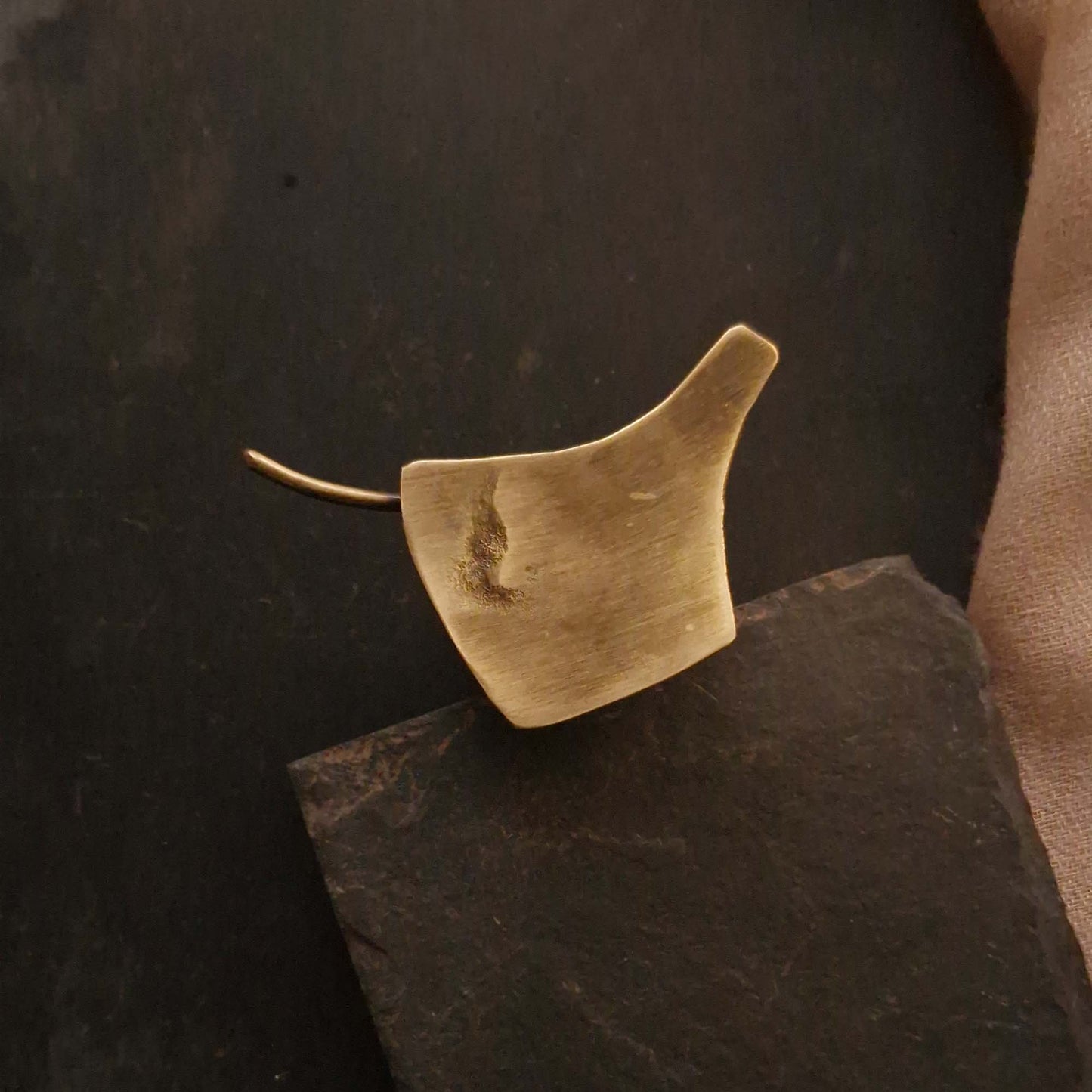 KIRASO finger-ring