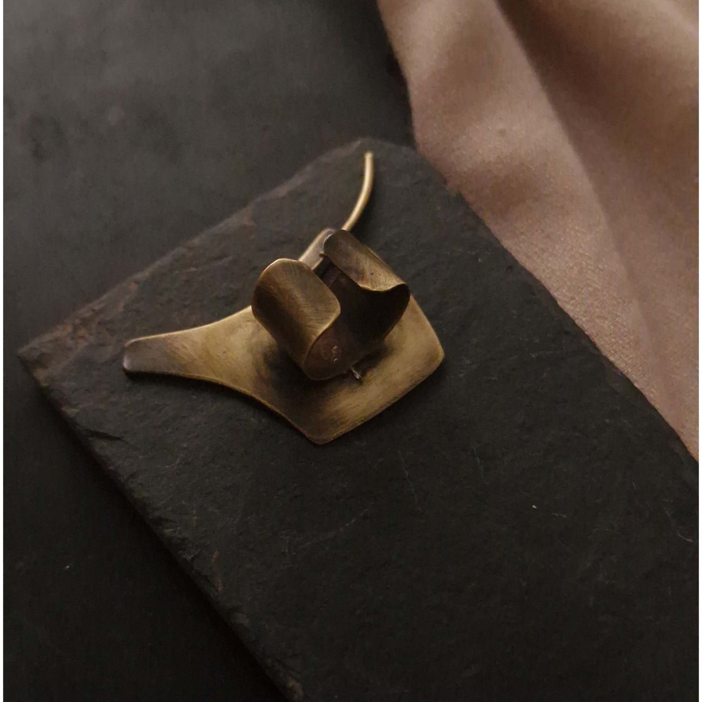 KIRASO finger-ring
