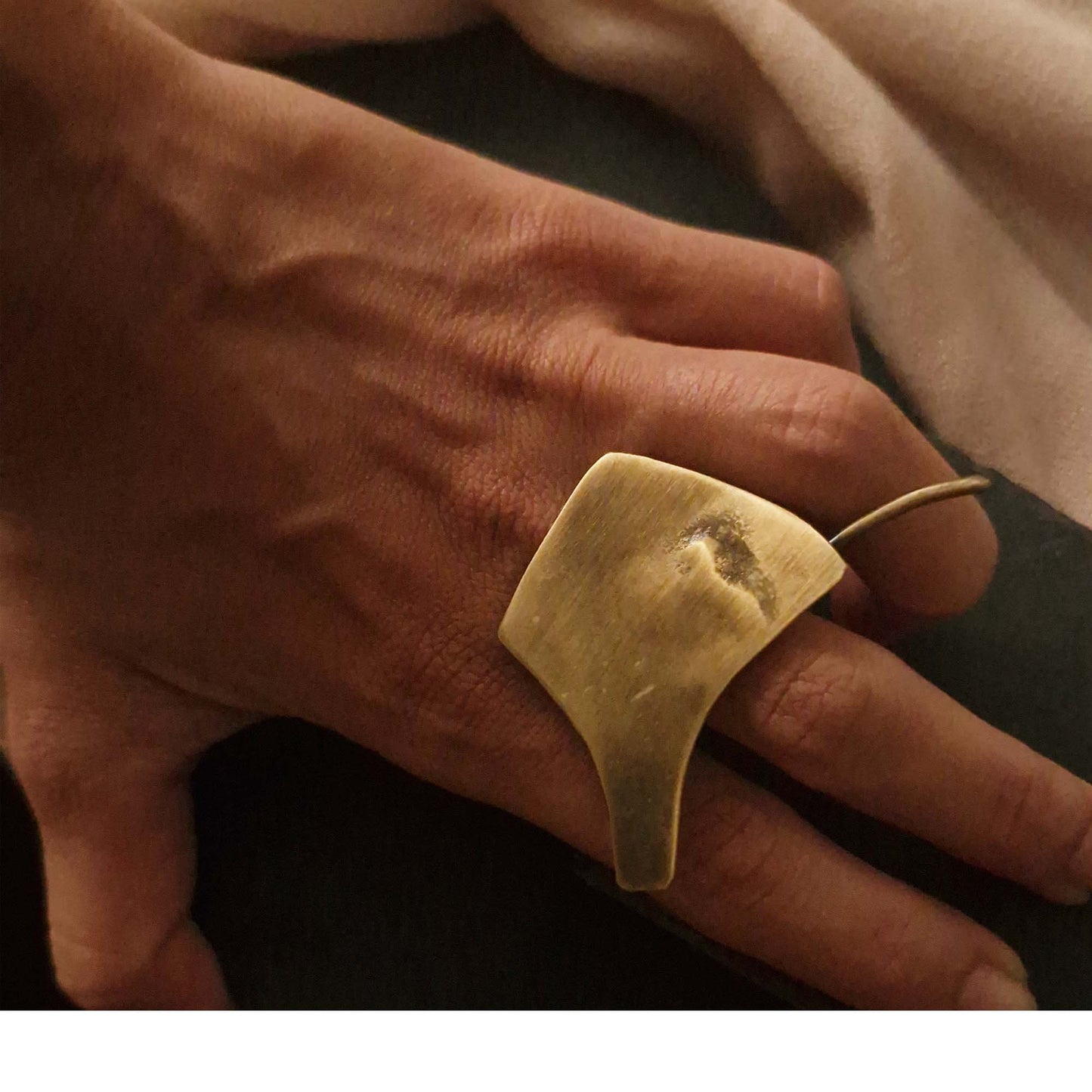 KIRASO finger-ring
