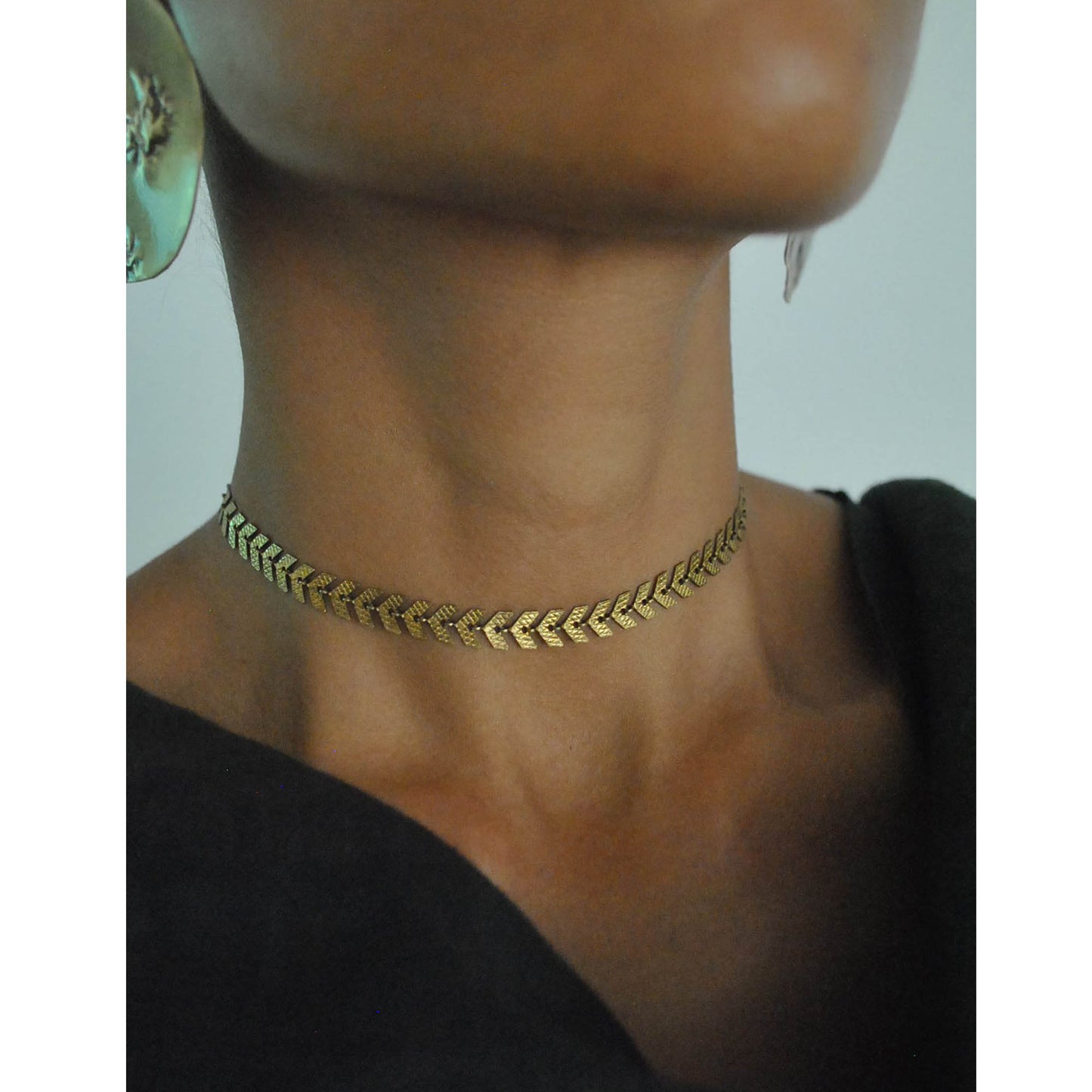 CYERA choker chain