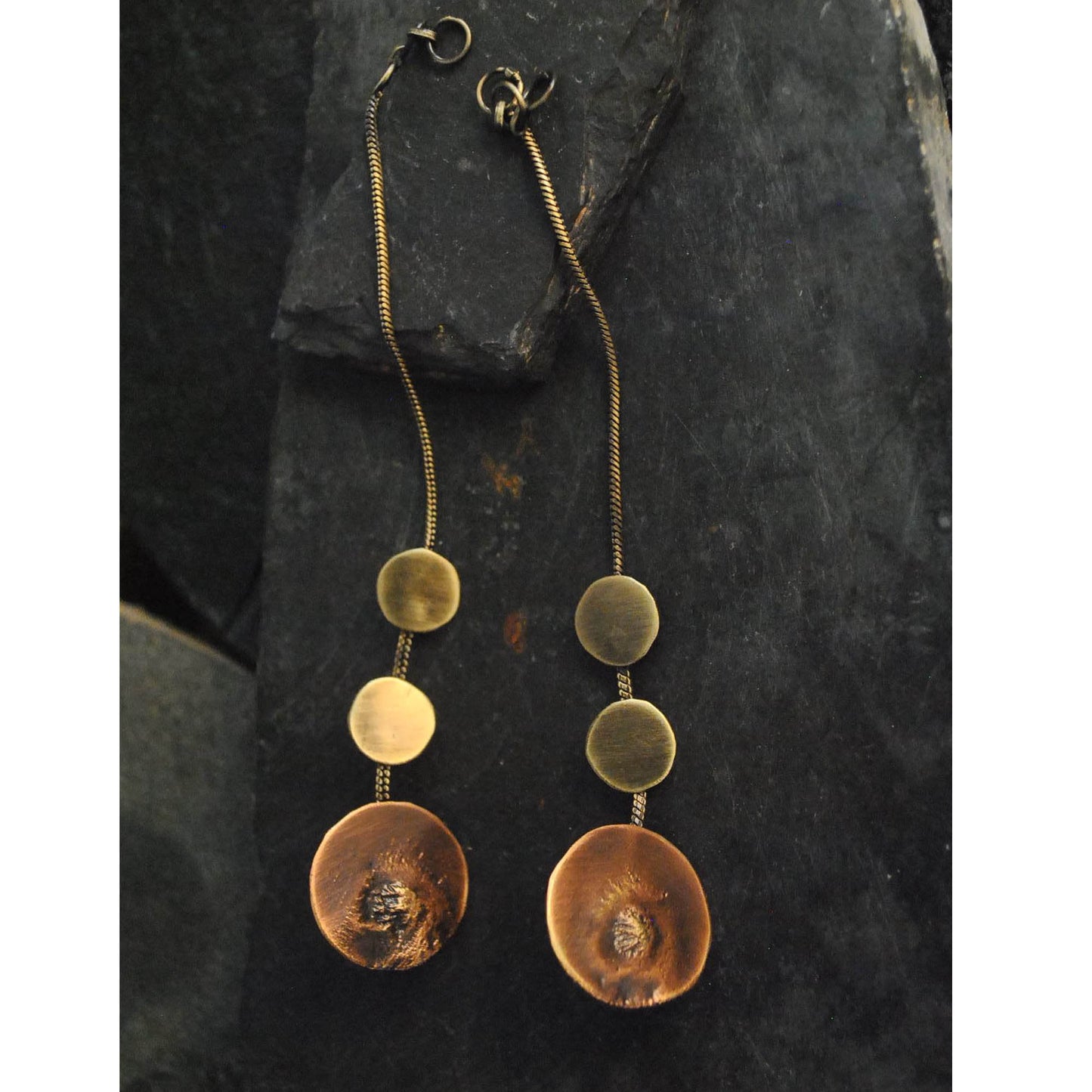 DOIRA chain-studs