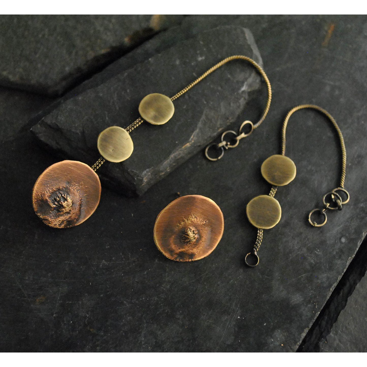 DOIRA chain-studs