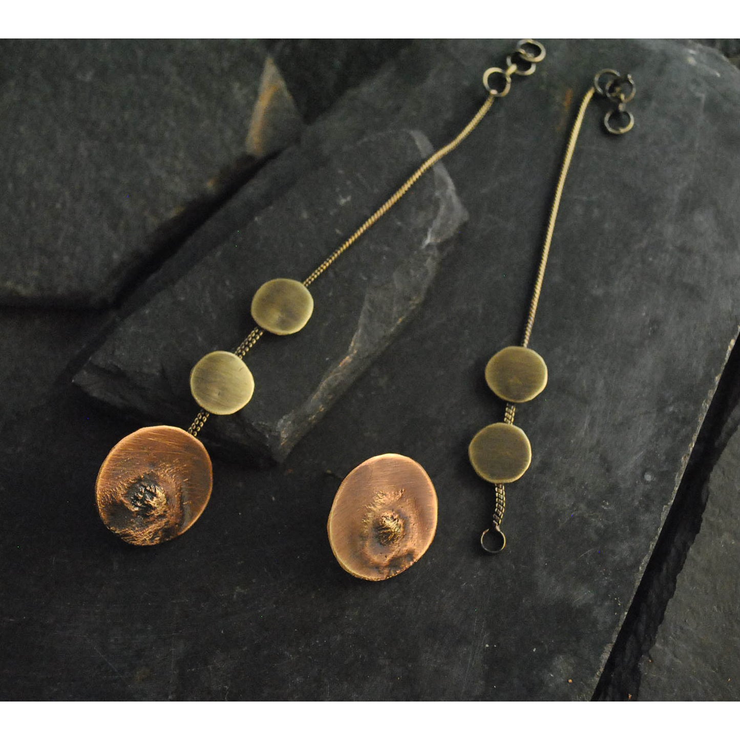 DOIRA chain-studs
