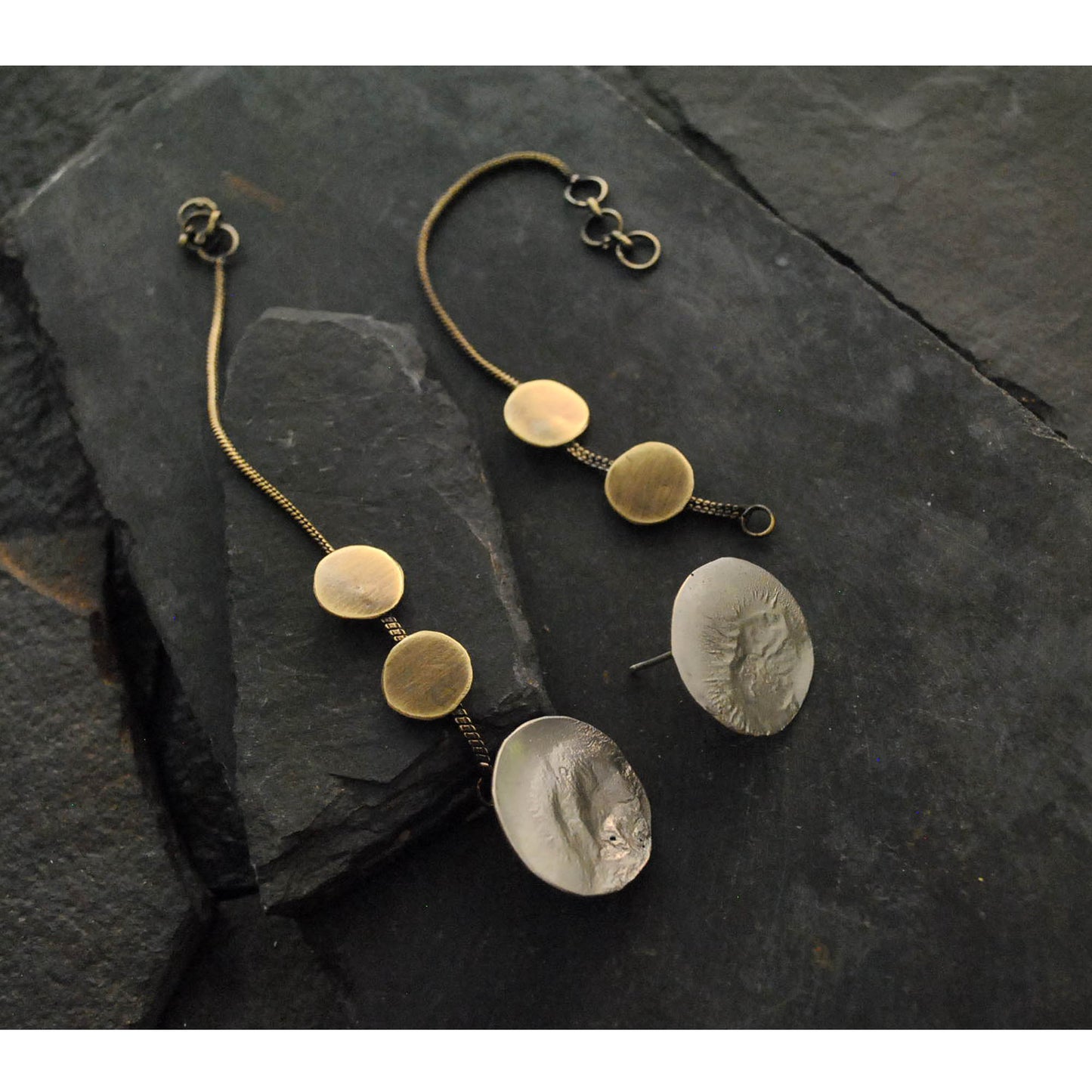 DOIRA chain-studs