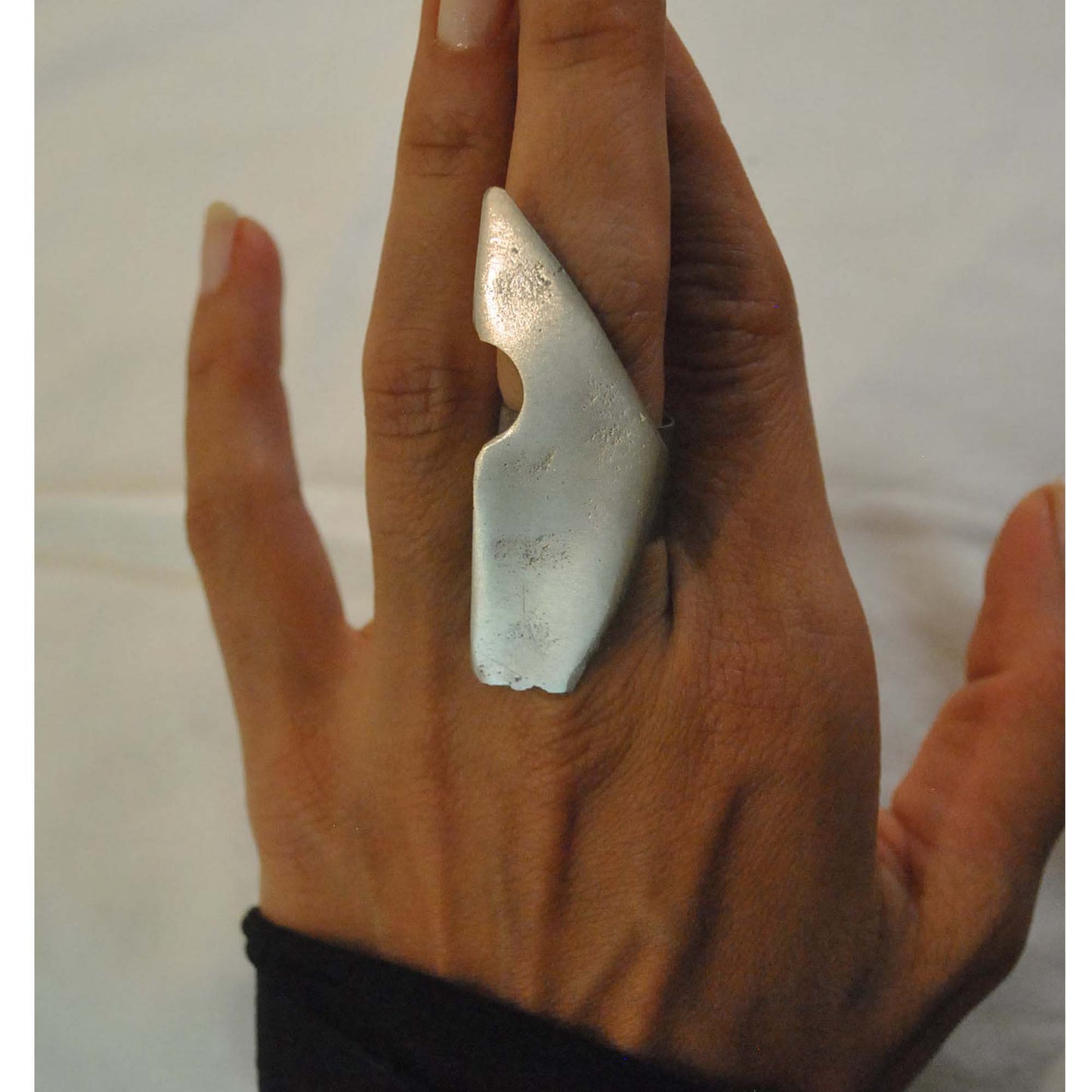 ZOLAQ finger-ring