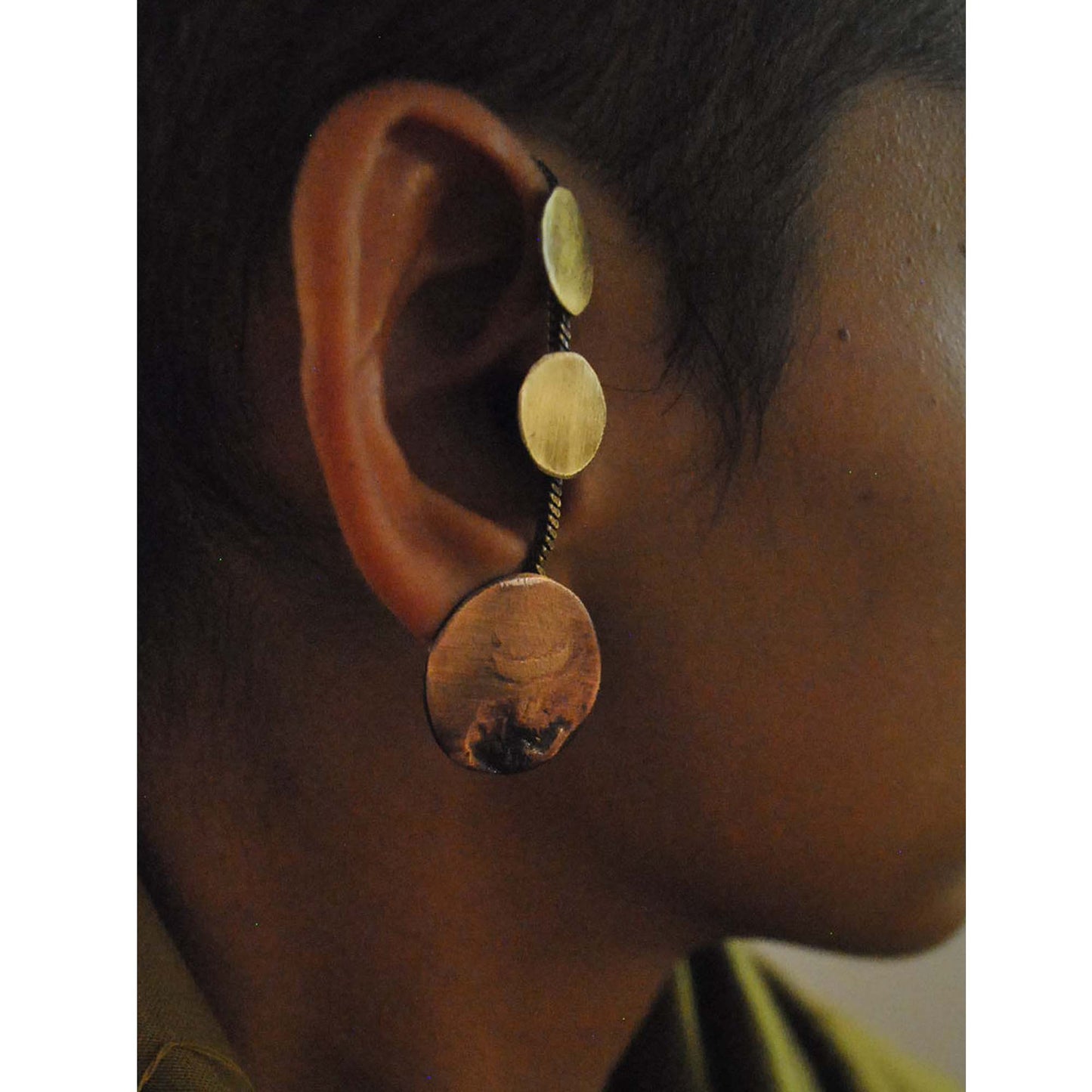 DOIRA chain-studs