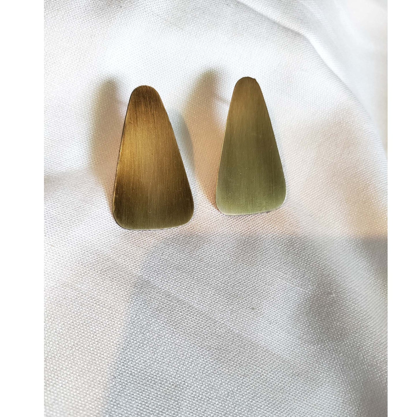 HENJANA studs