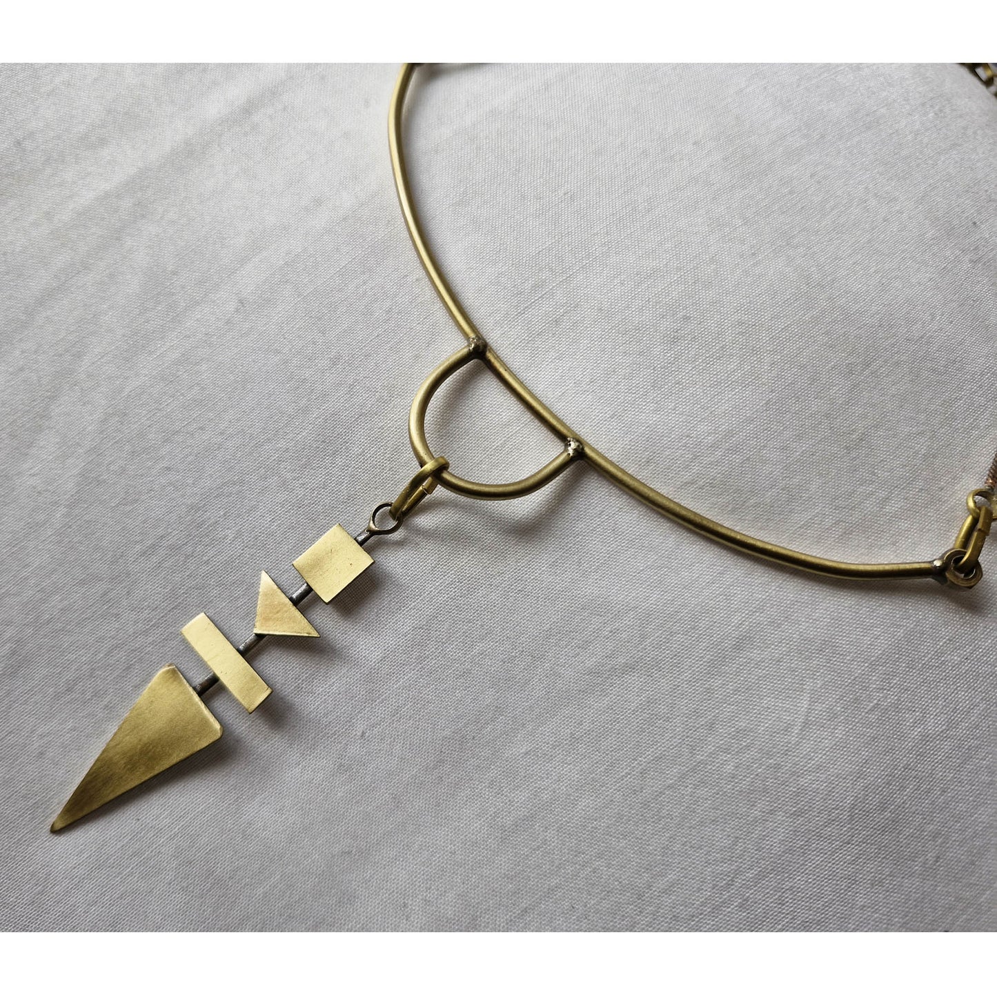 ARMIS neckpiece