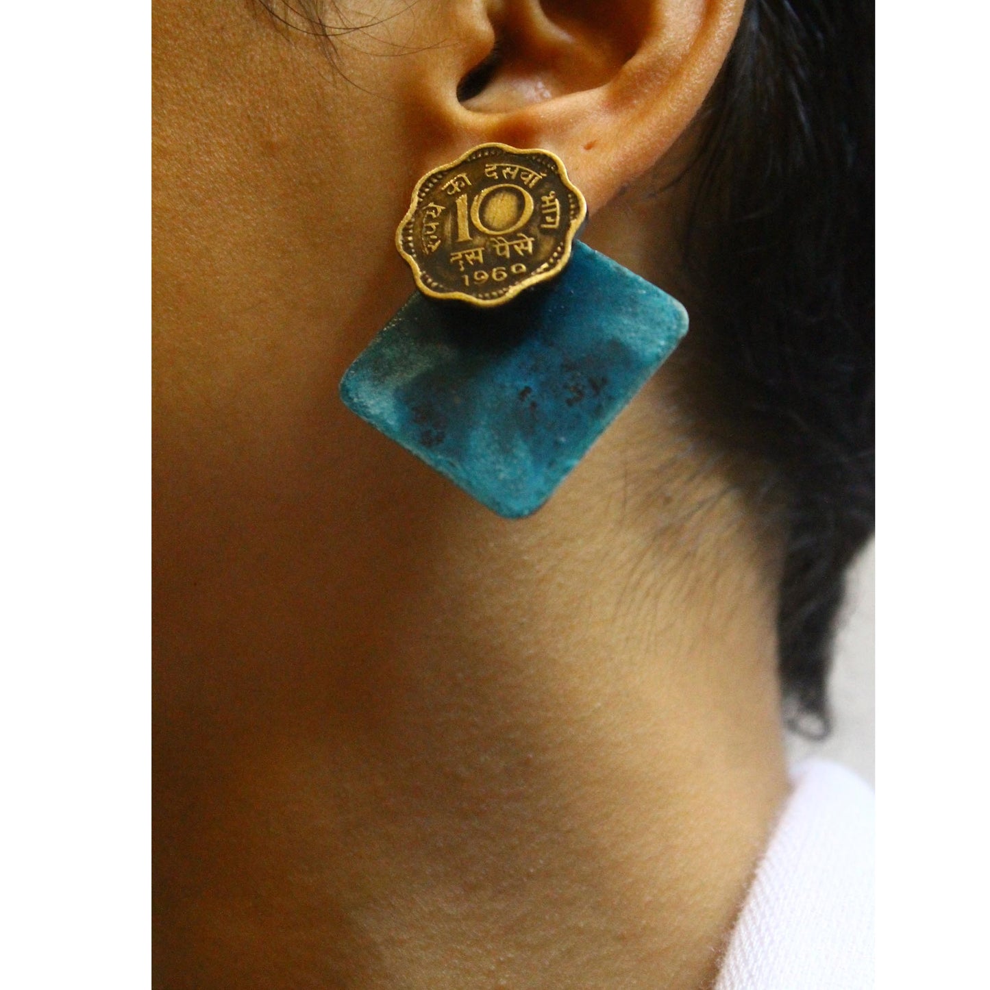 10 paise square earjackets