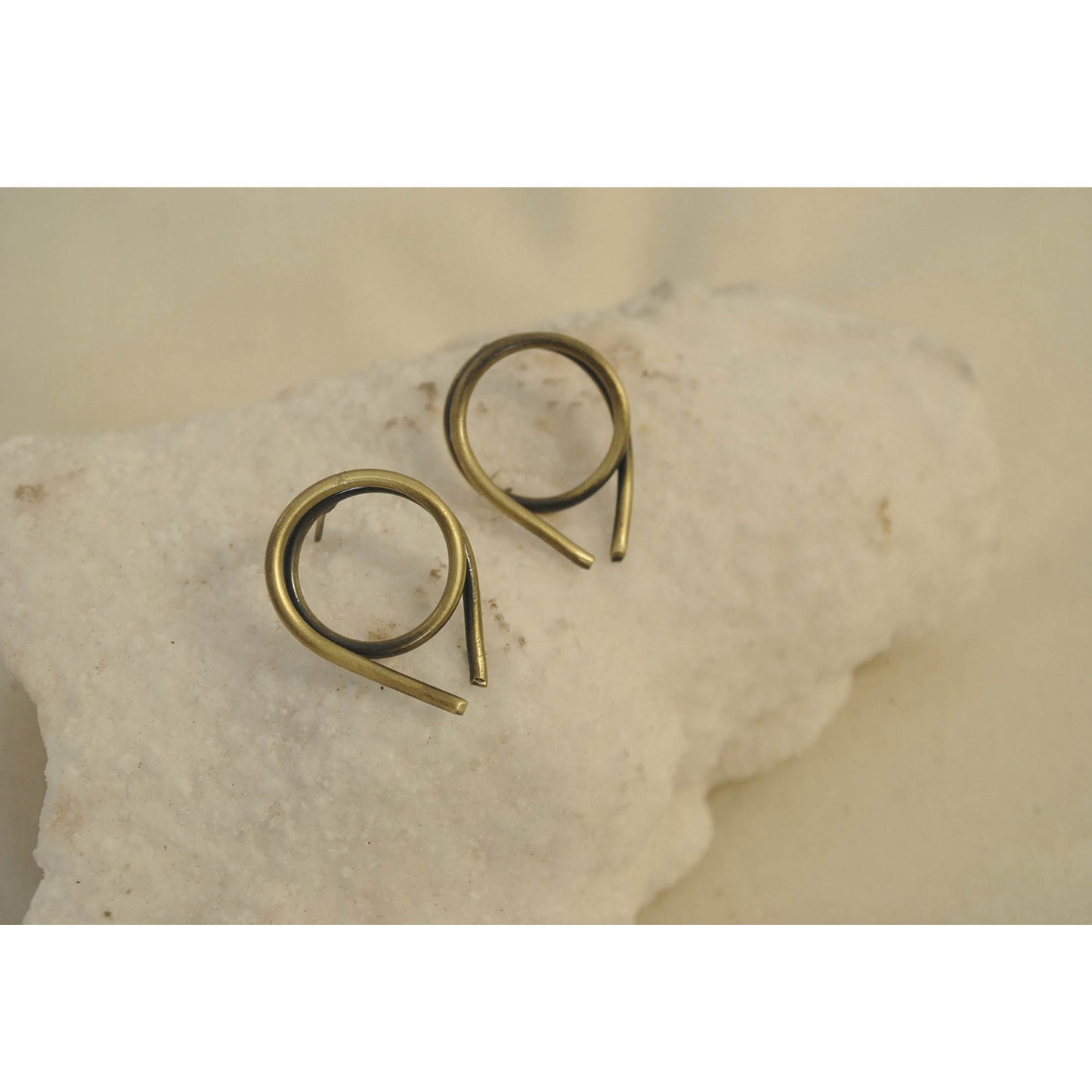 QUAME ear-studs