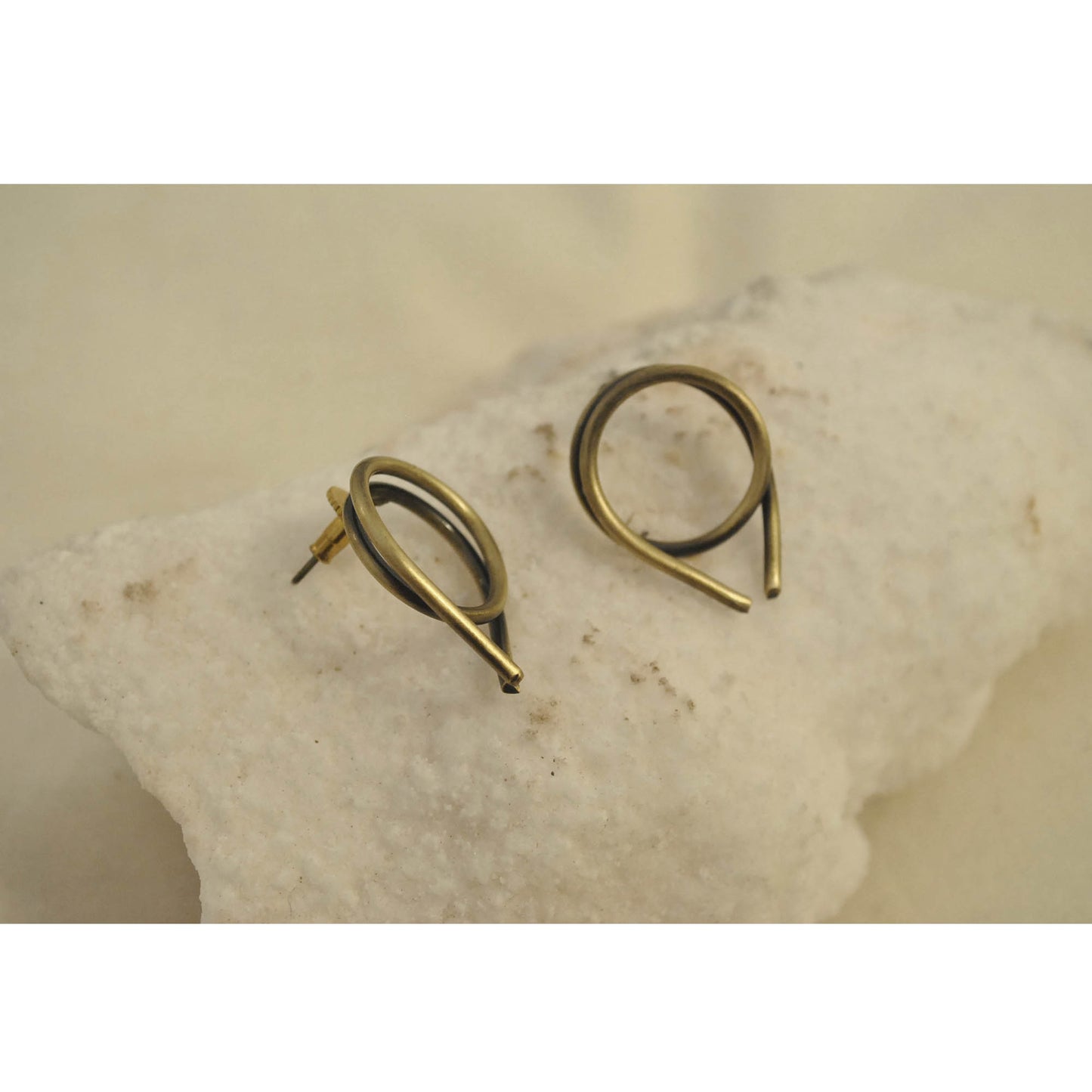 QUAME ear-studs