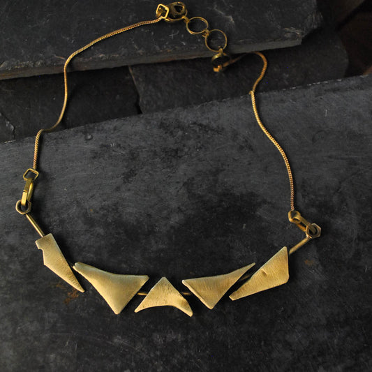 ESSIZ neckpiece