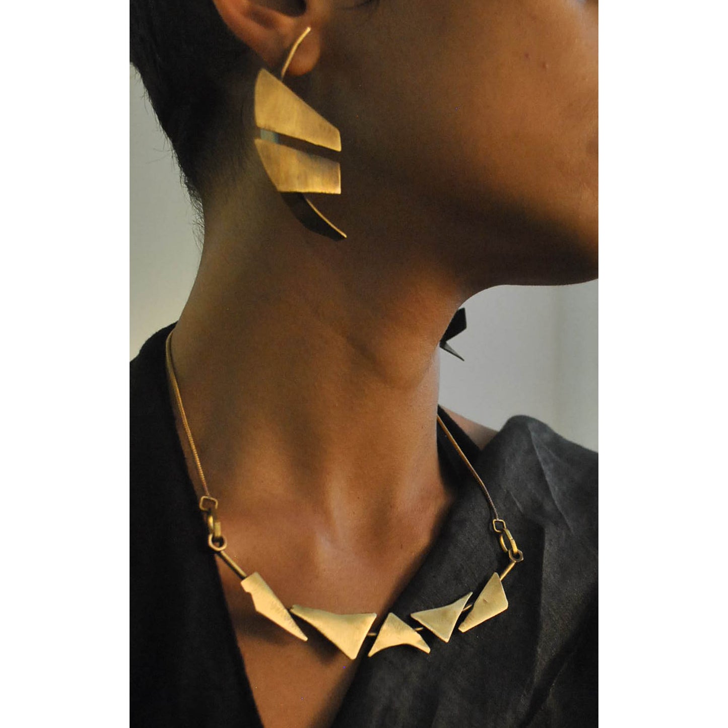 ESSIZ neckpiece